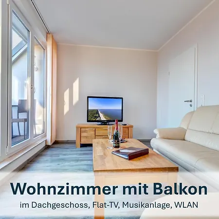 Peenemuende, Seglerhafen_sb_trimaran 4 We